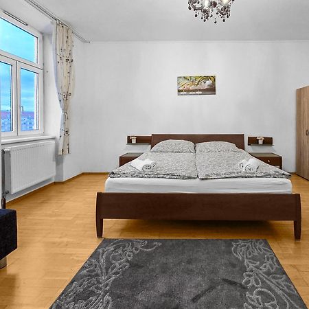 Spacious Three-Bedroom, Three King-Size Beds 维也纳 外观 照片